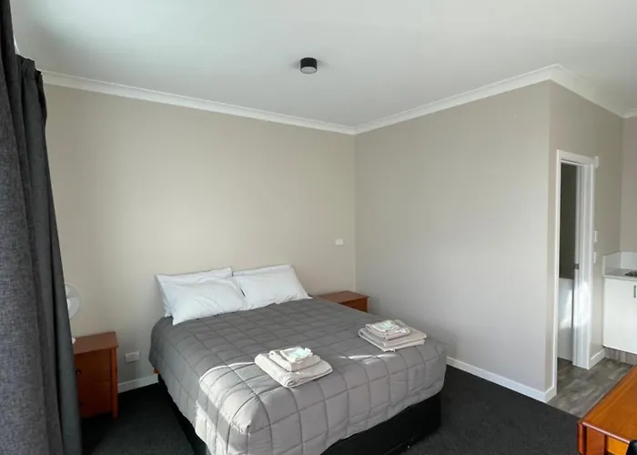 Empire Cafe & Accommodation